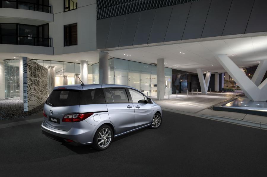  Mazda5 2011 года  (фото 48 из 184)